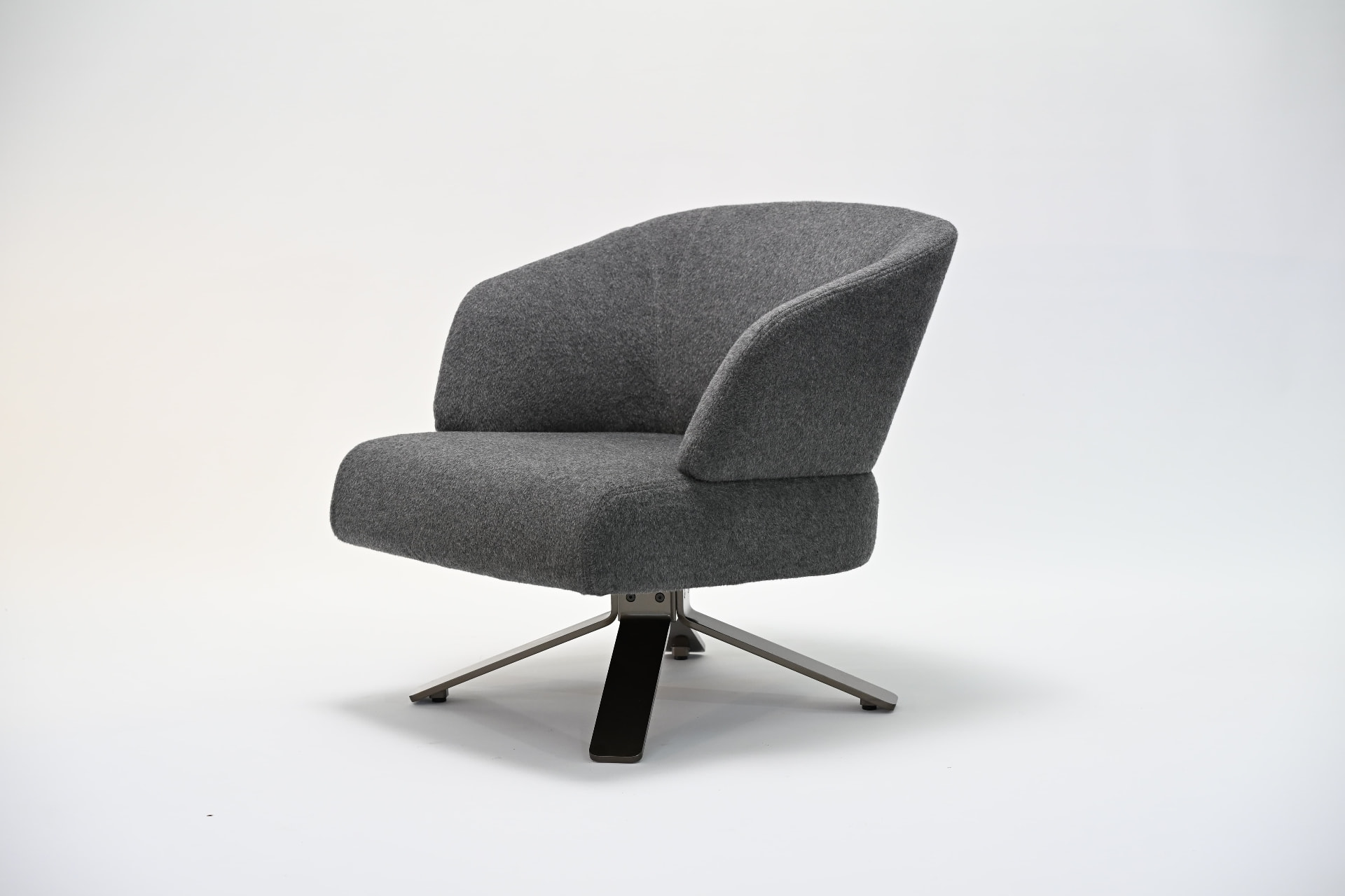 Minotti Sessel Reeves — Ausstellungsstück im Designer Outlet des Wohn-Center Räber